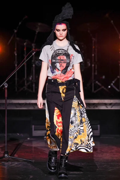 Look 43